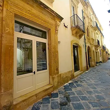 Lanterne Magiche Ortigia 4*